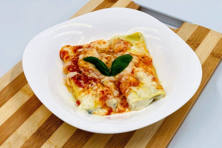 Cannelloni Ricotta E Spinaci Con Besciamella