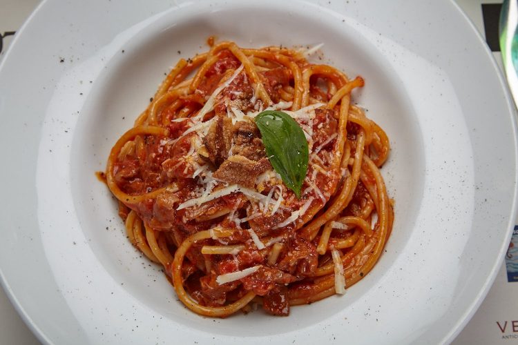 Il Vero Bucatino Di Pasta Verrigni All’amatriciana Con Guanciale