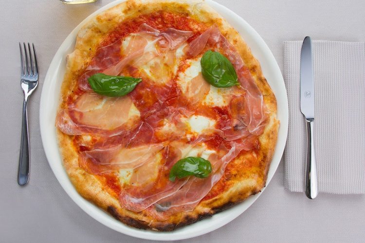 Margherita Con Prosciutto Crudo E Bufala