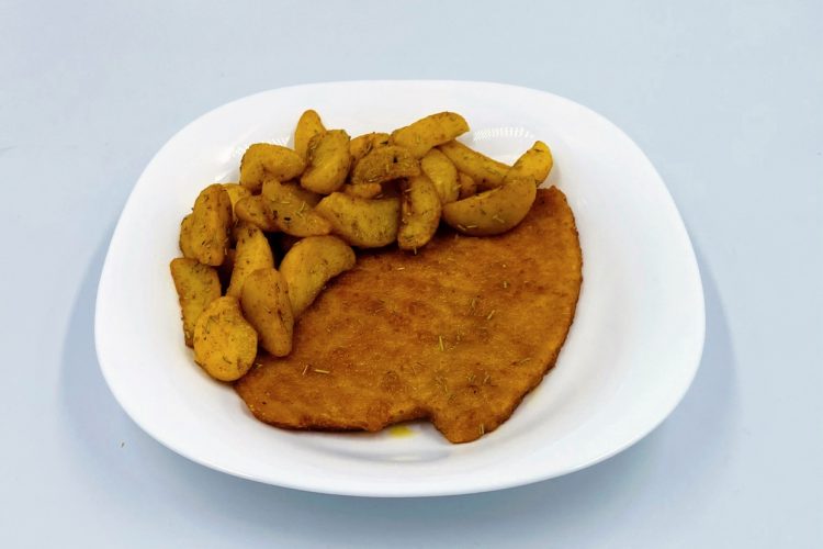 Cotoletta Alla Milanese Con Patate A Spicchio